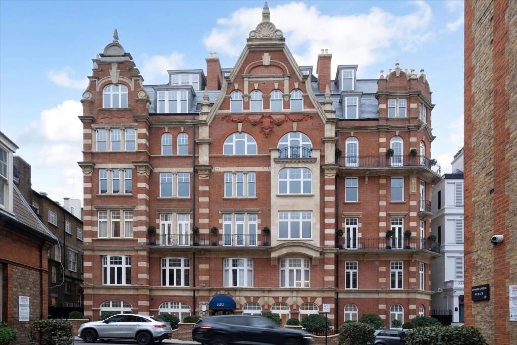 Allen House 8 Allen Street Kensington W8 Edwardian Mansion Red Brick Facade Luxury Apartments
