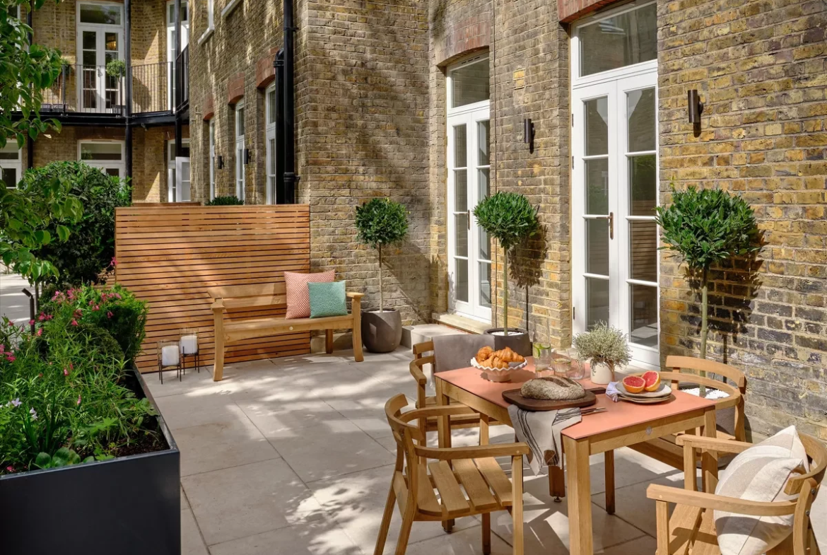 Allen House Kensington W8 Private Courtyard Terrace French Doors Topiary Outdoor Dining