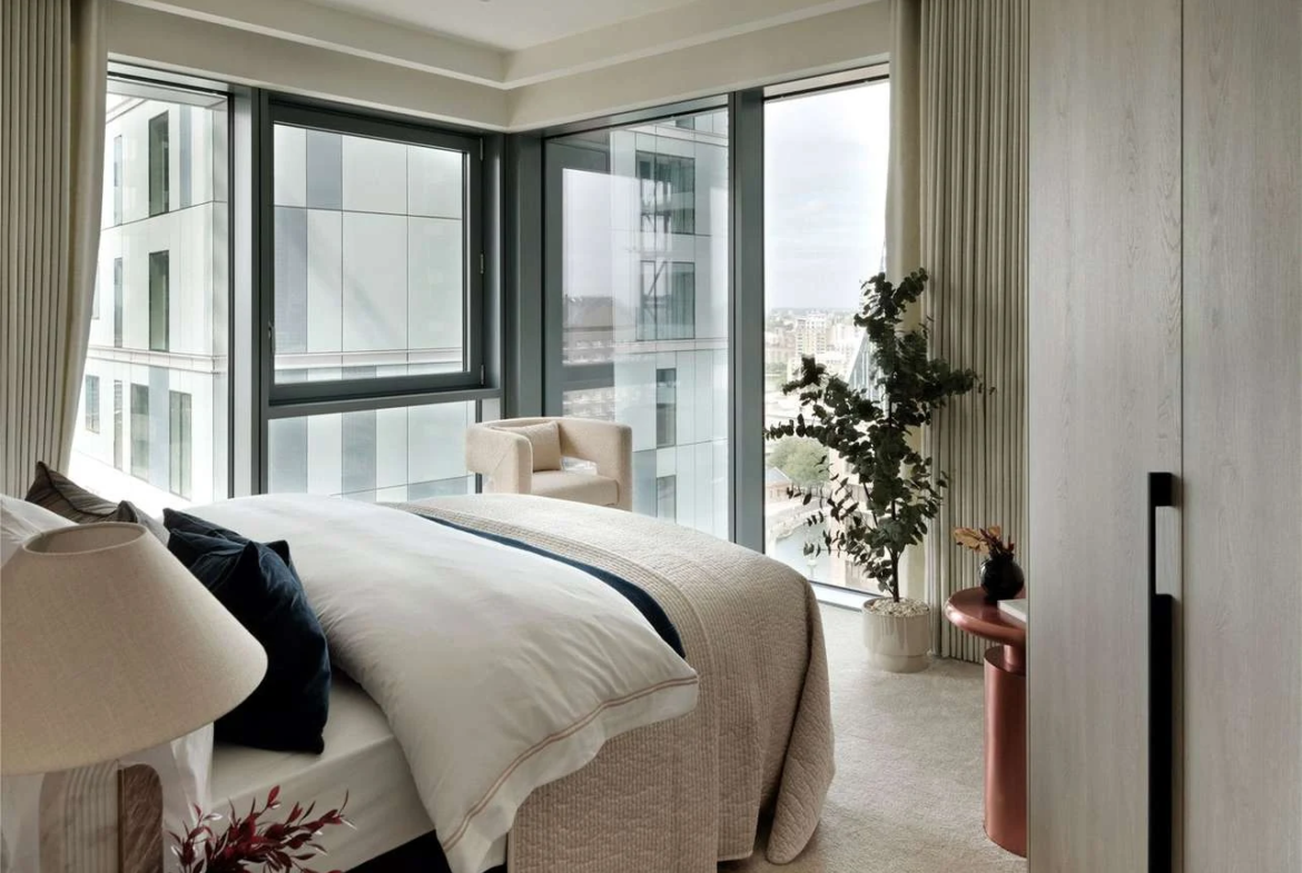 Aspen 40 Marsh Wall Second Bedroom Floor To Ceiling Windows E14