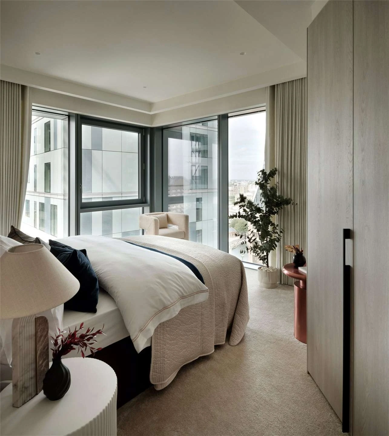 Aspen 40 Marsh Wall Second Bedroom Floor To Ceiling Windows E14