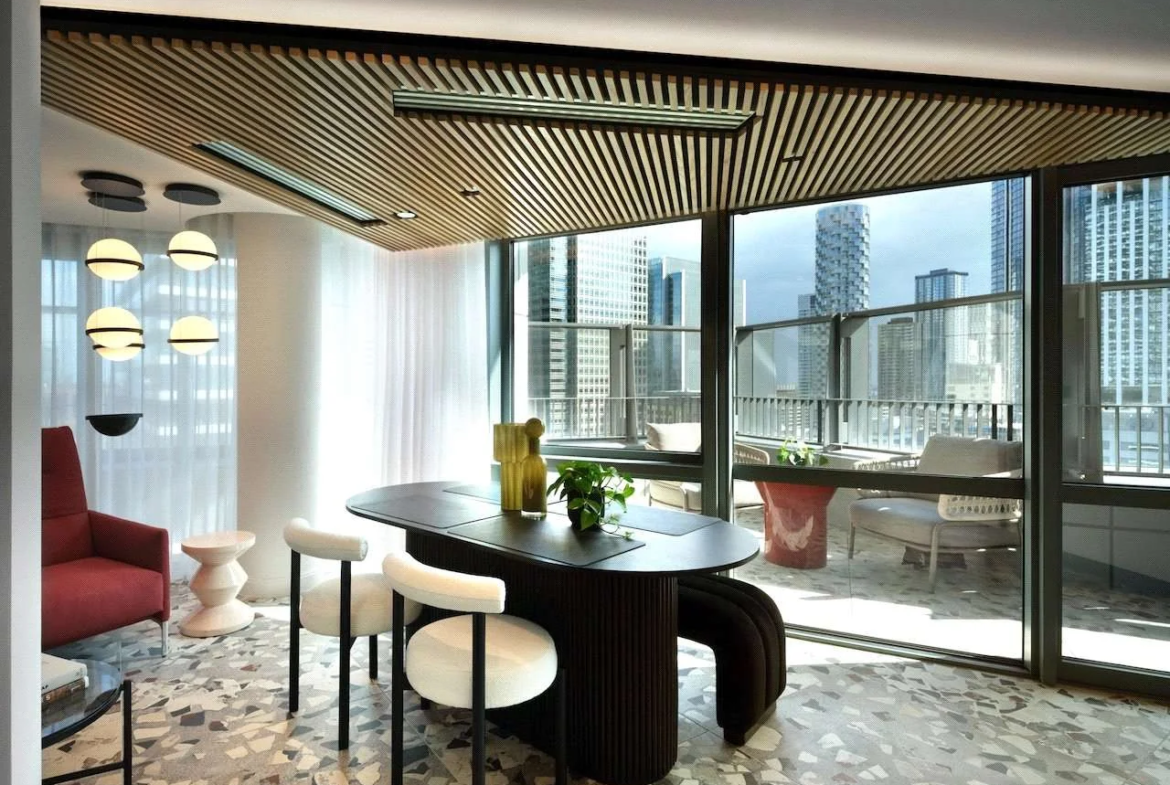 Aspen Canary Wharf E14 Aspen Club Lounge Terrace City View