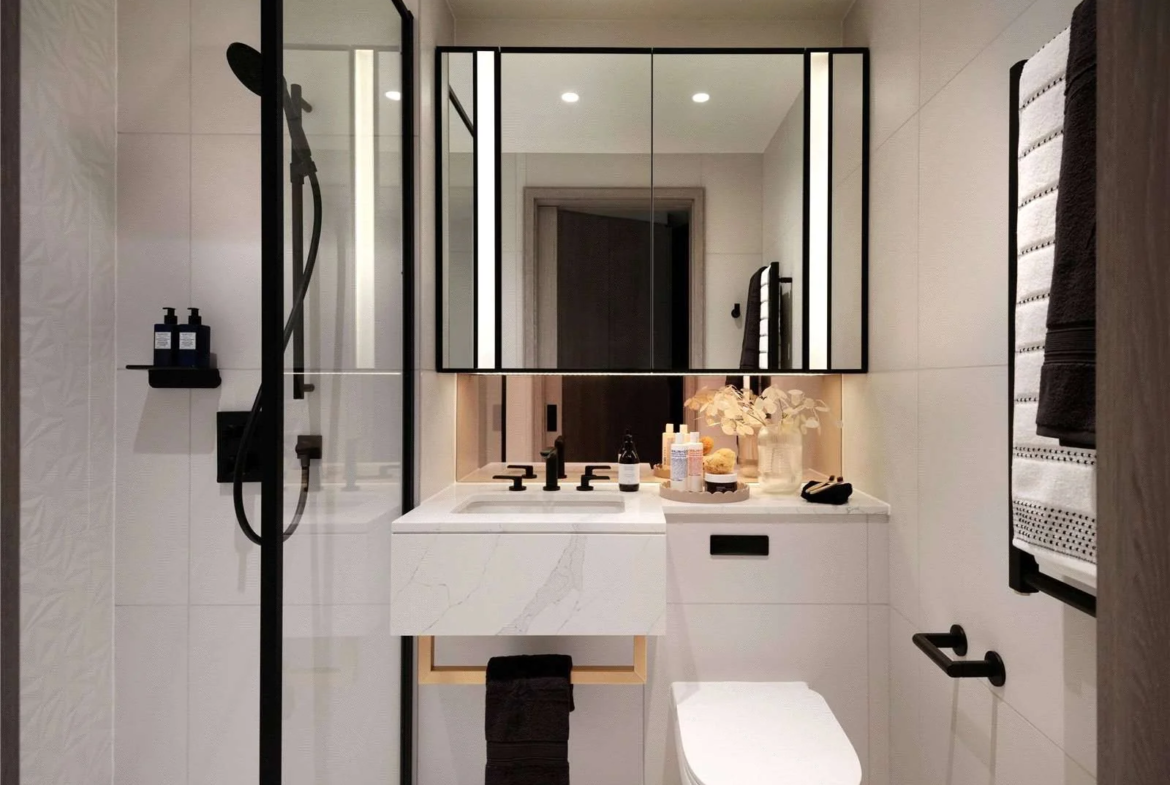 Aspen Canary Wharf E14 Ensuite Shower Room Marble Finish