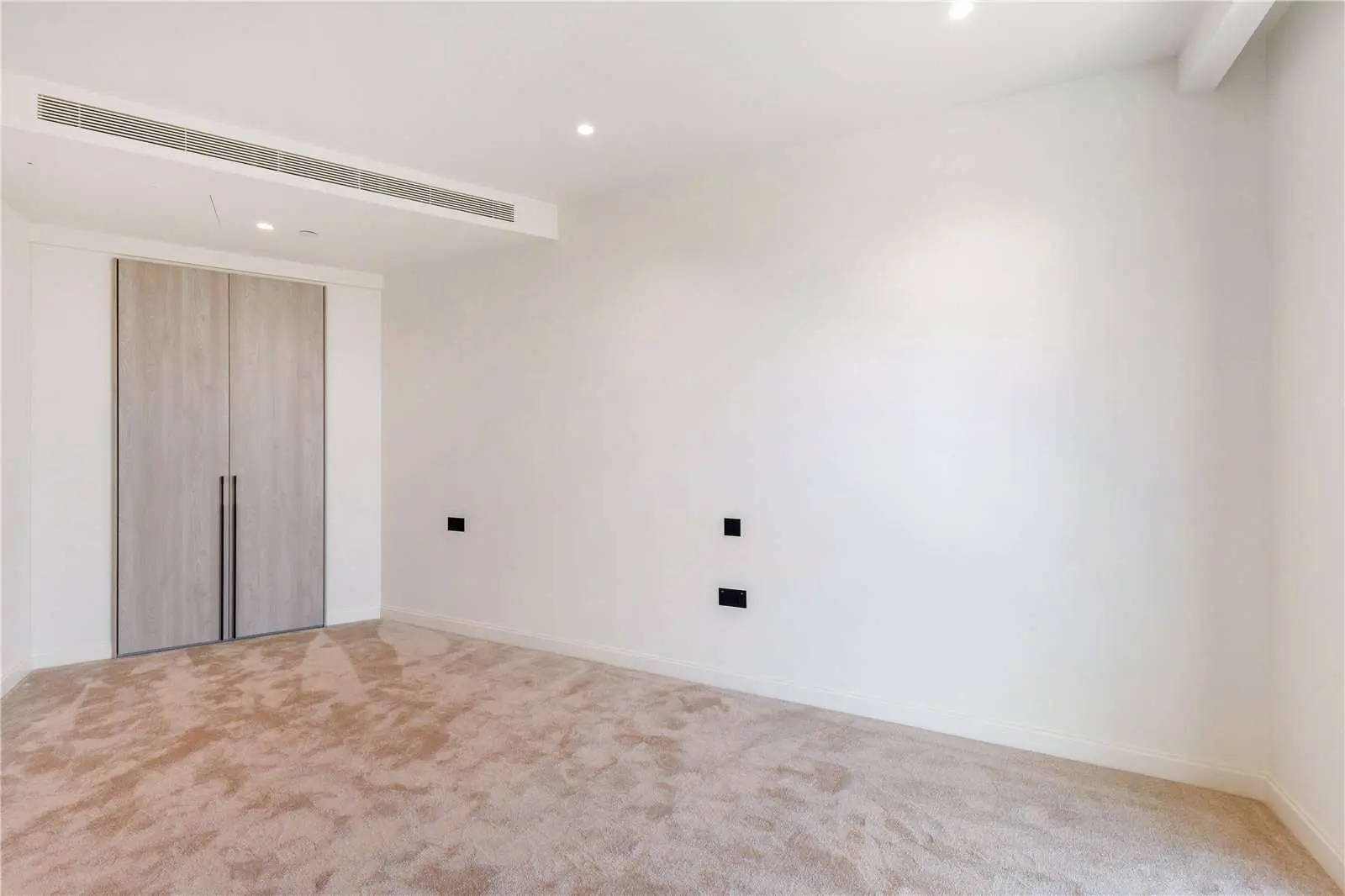 Aspen Consort Place Canary Wharf London E14 Bedroom Built In Wardrobes
