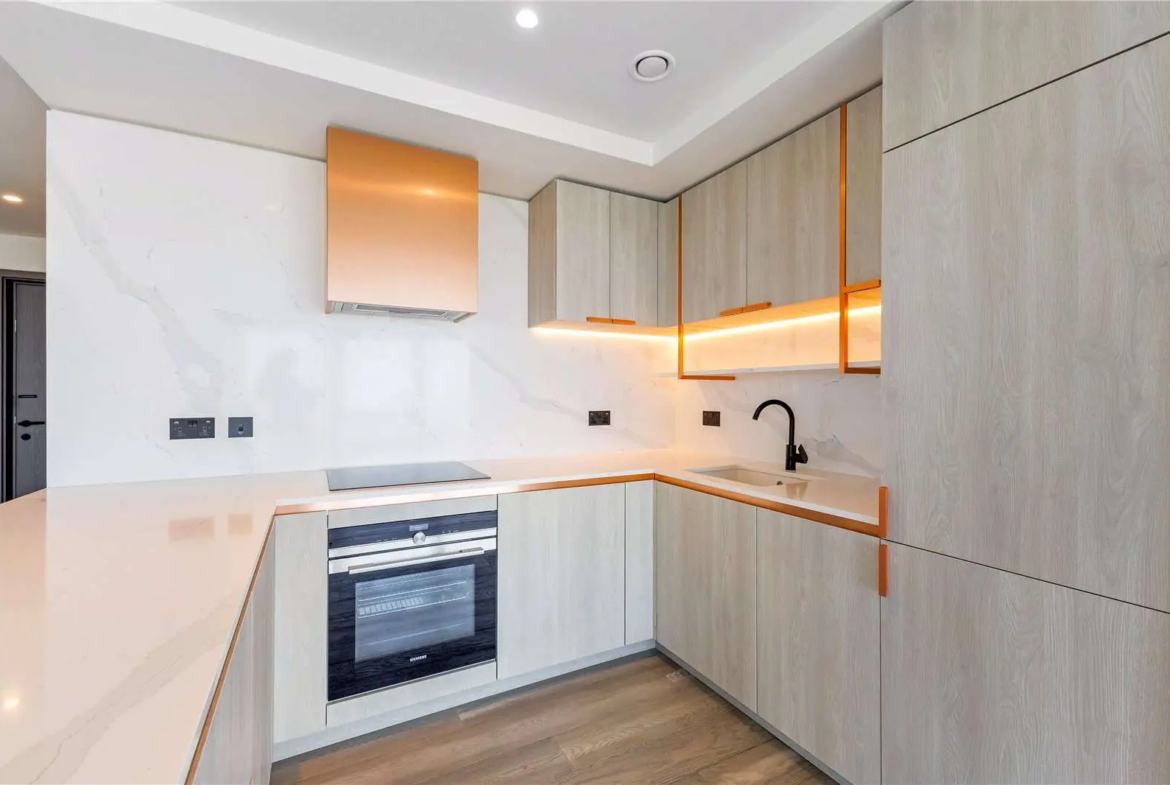 Aspen Consort Place Canary Wharf London E14 Luxury Kitchen Siemens Marble Copper Accents