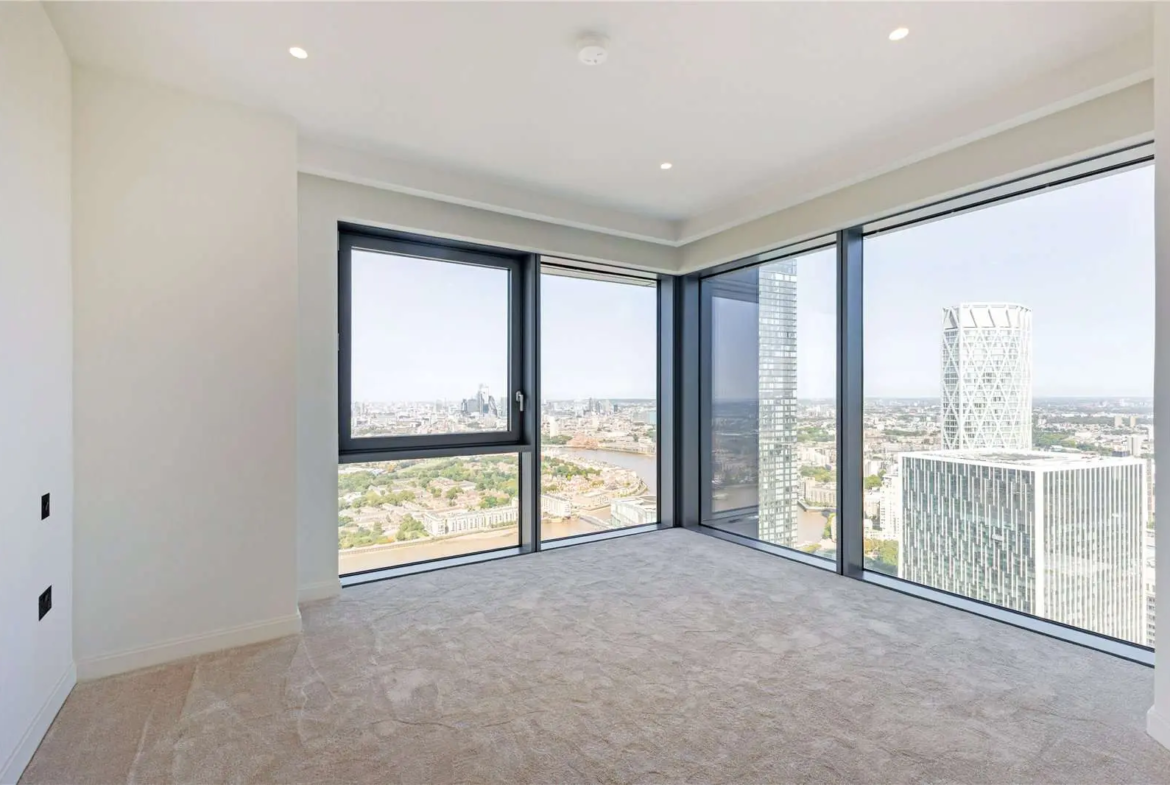 Aspen Consort Place Canary Wharf London E14 Master Bedroom Corner Panoramic Thames View