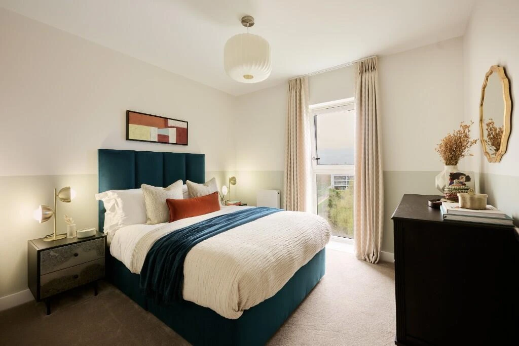 Bankside Gardens Green Park Reading Bedroom Interior