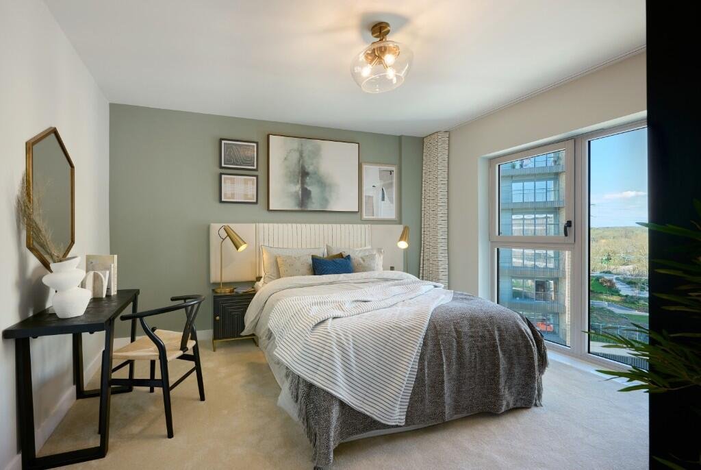 Bankside Gardens Green Park Reading Bedroom Modern View