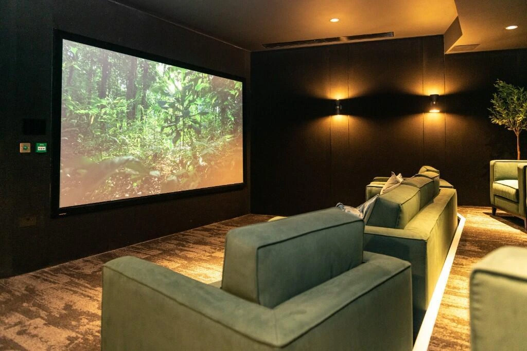Bankside Gardens Green Park Reading Cinema Room