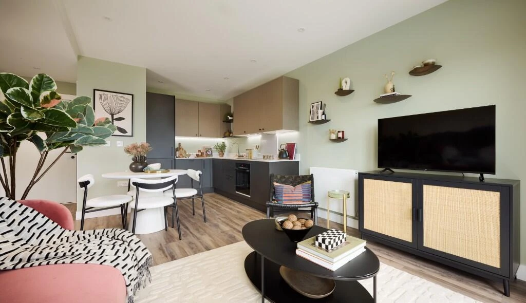 Bankside Gardens Green Park Reading Courtyard View