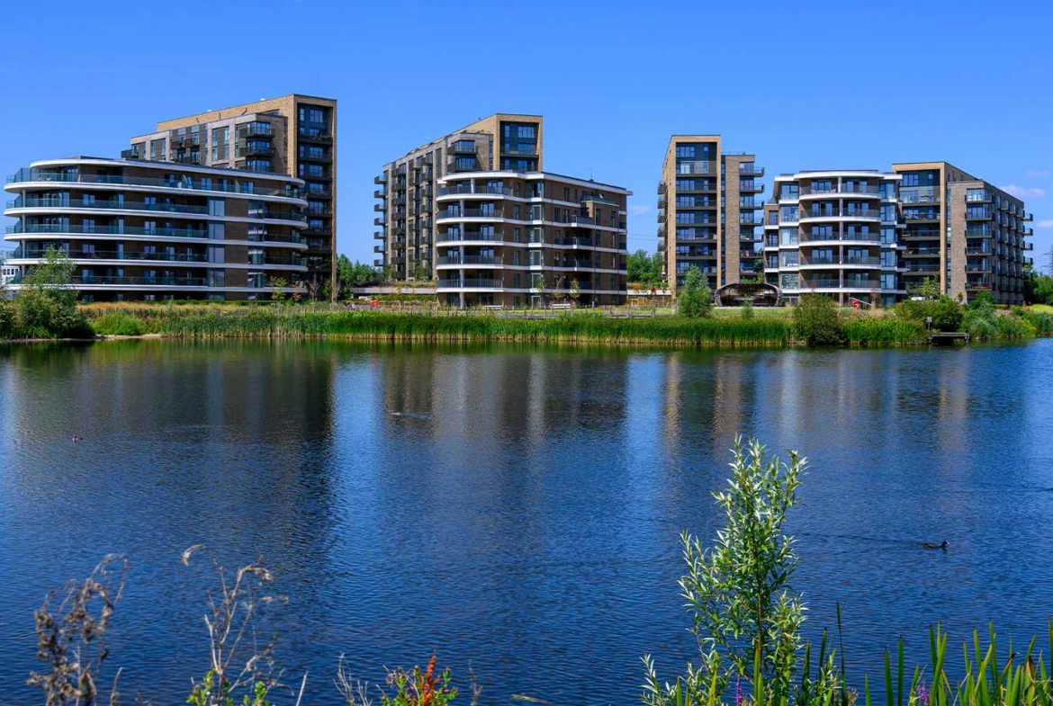 Bankside Gardens Green Park Reading Development Exterior