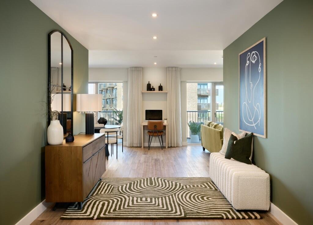 Bankside Gardens Green Park Reading Open Plan Hallway Living