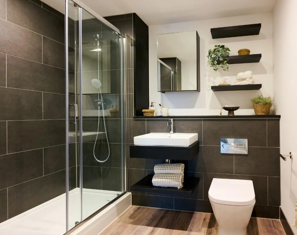 Bankside Gardens Green Park Reading Shower Room