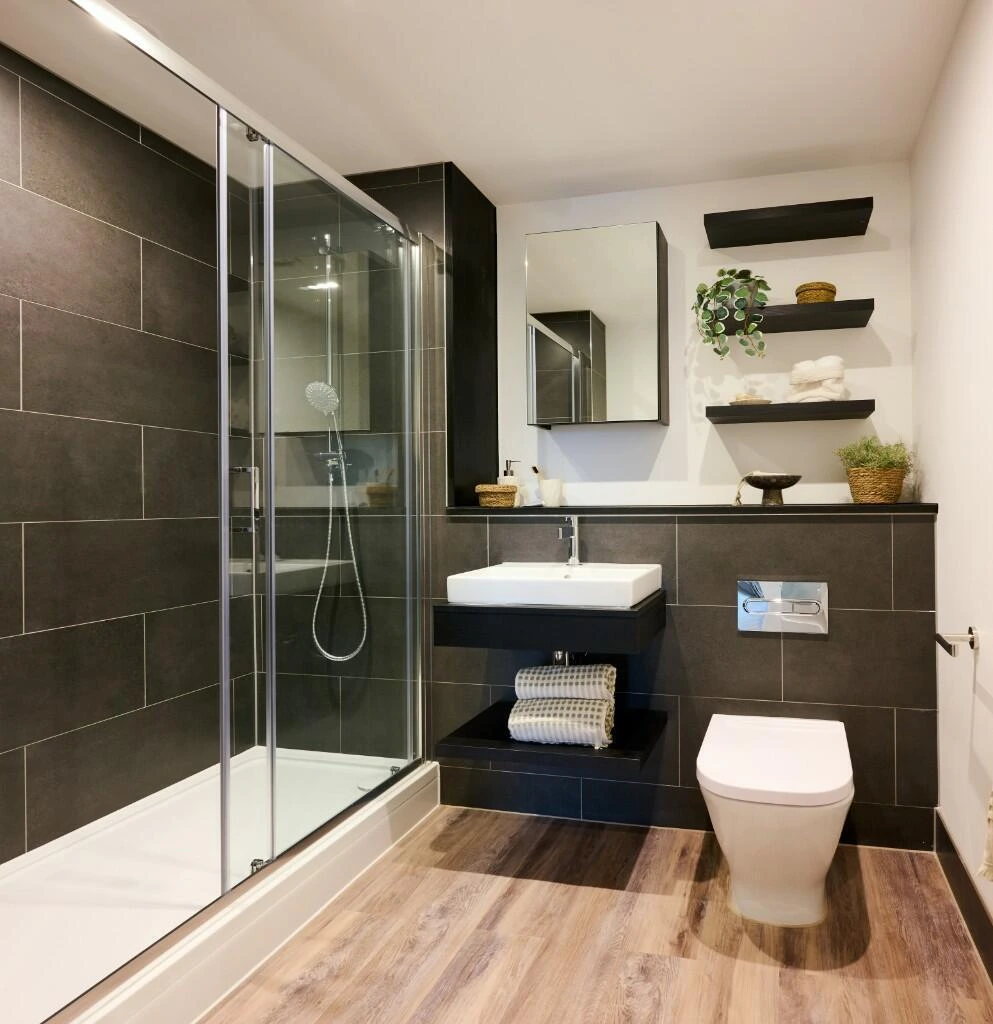 Bankside Gardens Green Park Reading Shower Room