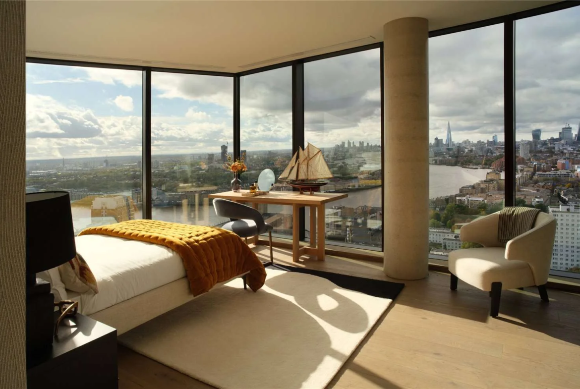 Canary Wharf E14 Vetro Duplex Penthouse Corner Bedroom Thames Shard Panoramic Floor To Ceiling Glazing