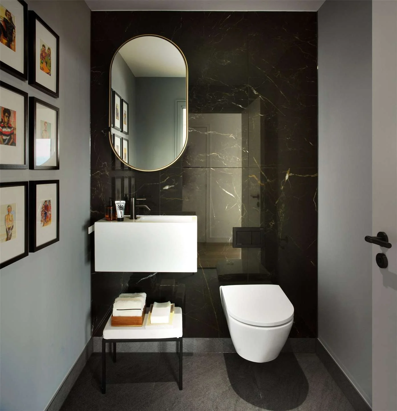 Canary Wharf E14 Vetro Duplex Penthouse Guest Wc Black Marble Wall Gold Mirror Powder Room
