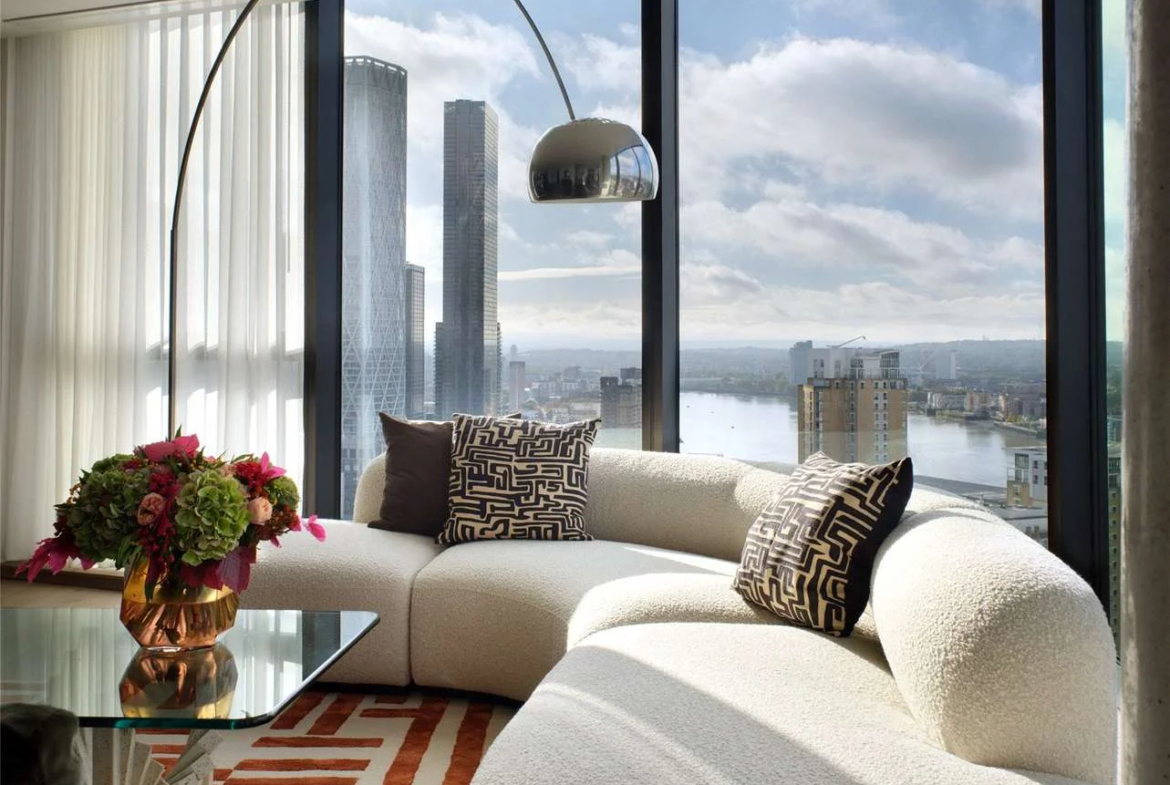 Canary Wharf E14 Vetro Duplex Penthouse Living Room Canary Wharf Towers River Thames View