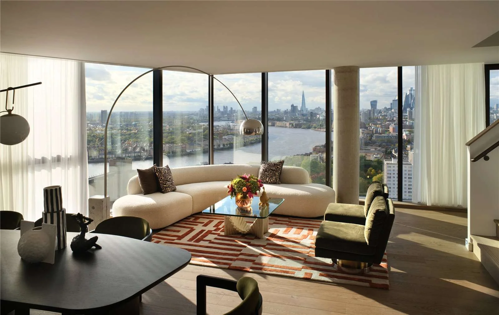 Canary Wharf E14 Vetro Duplex Penthouse Living Room Curved Sofa Thames Shard City Panorama