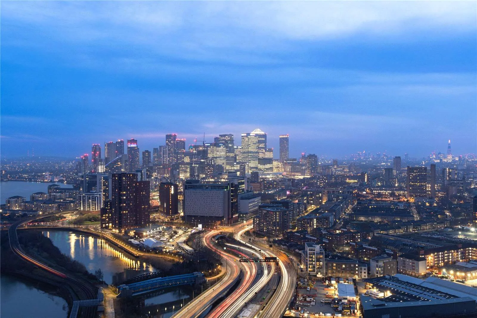 Canning Town E16 Canary Wharf Night Skyline Investment Location