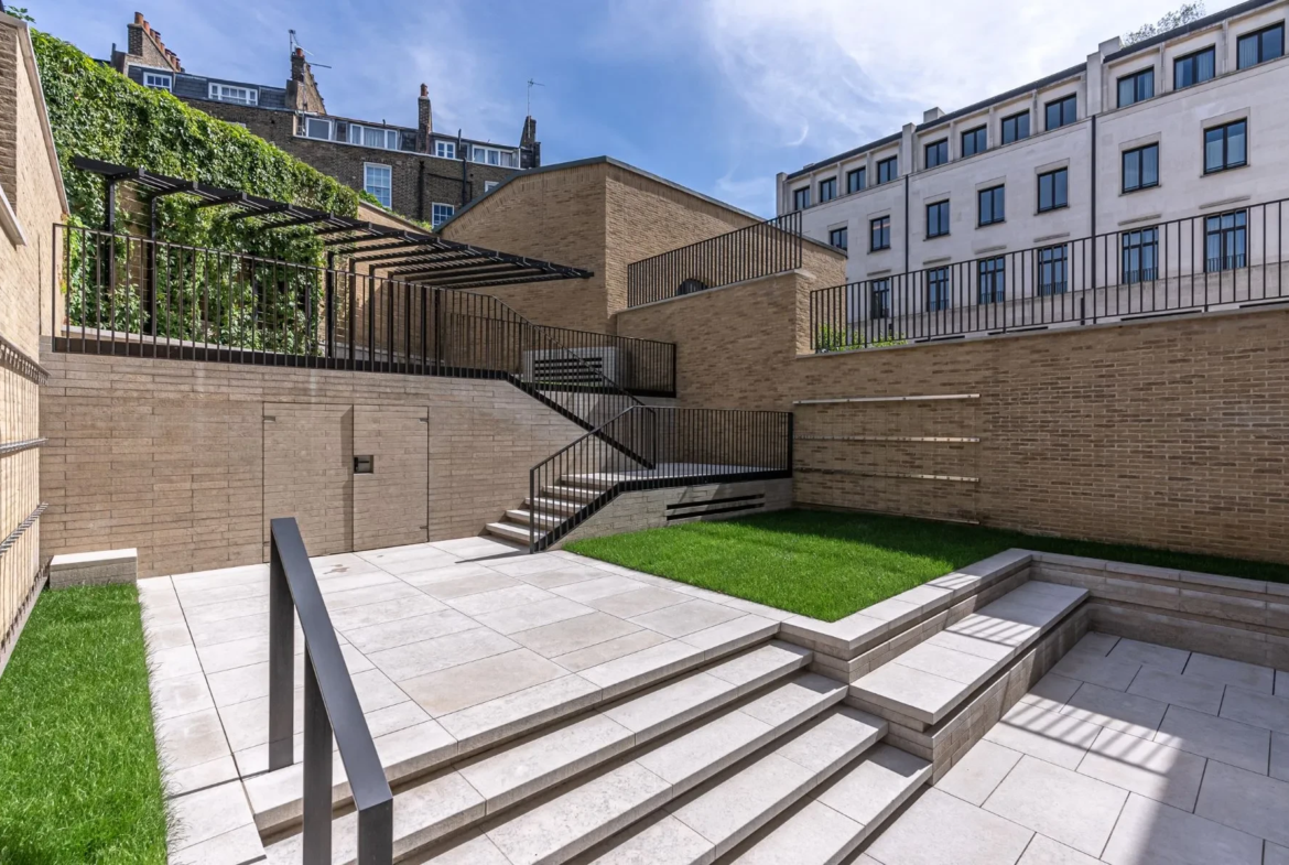 Chelsea Barracks Garden Pergola Climbing Plants London Luxury Property