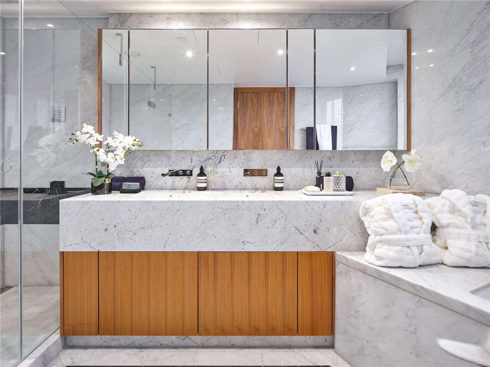 Chelsea Waterfront Sw10 16th Floor Master Bathroom Carrara Marble Walls Walnut Vanity Mirrored Cabinet Bath