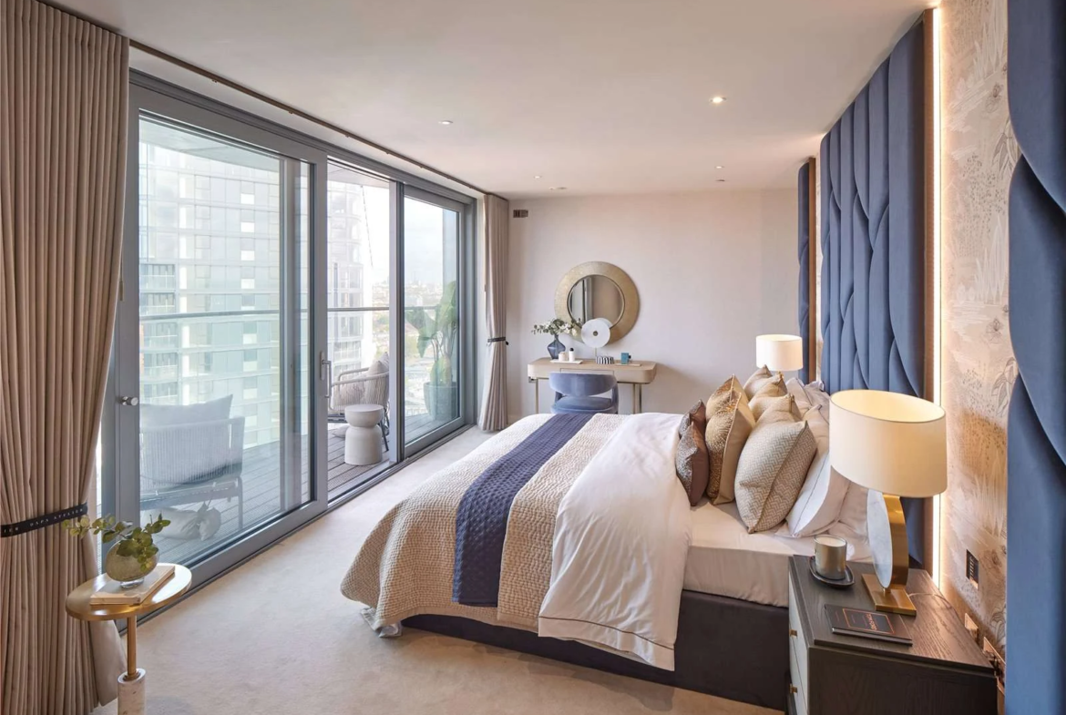 Chelsea Waterfront Sw10 16th Floor Principal Bedroom Blue Velvet Panelled Headboard Balcony Access City Views