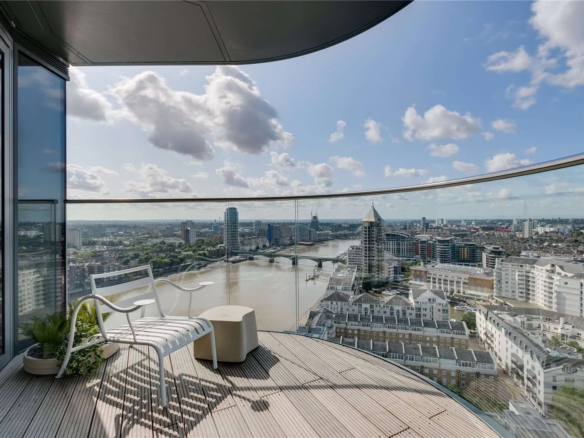 Chelsea Waterfront Tower West Sw10 Curved Wrap Around Balcony White Bench Wide Thames Vauxhall Skyline
