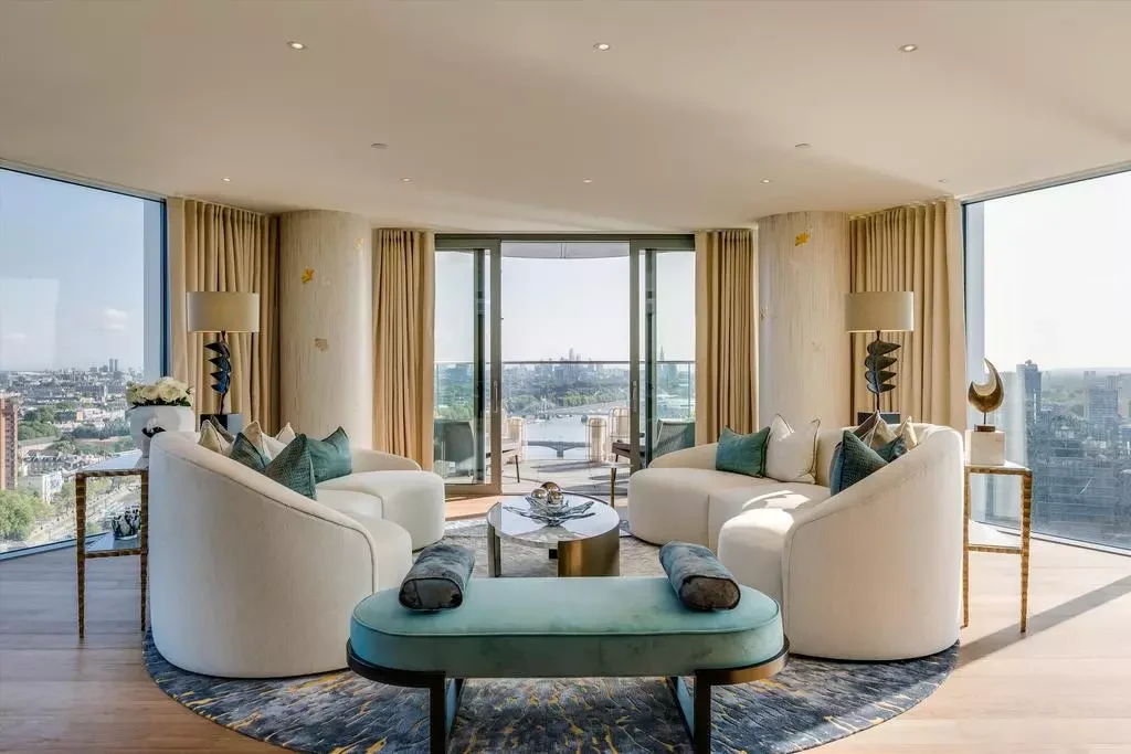 Chelsea Waterfront Tower West Sw10 Show Apartment Reception Curved Cream Sofas Teal Cushions Thames Views
