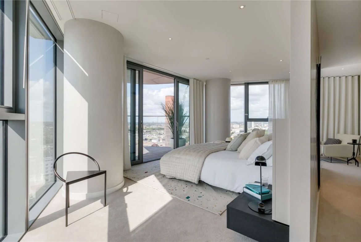 Chelsea Waterfront Tower West Sw10 Third Bedroom Curved Glazed Columns Balcony Access Power Station Chimney