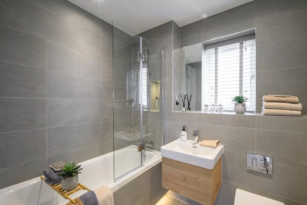 Hareshill Fleet Bathroom Bathtub Modern Tiles