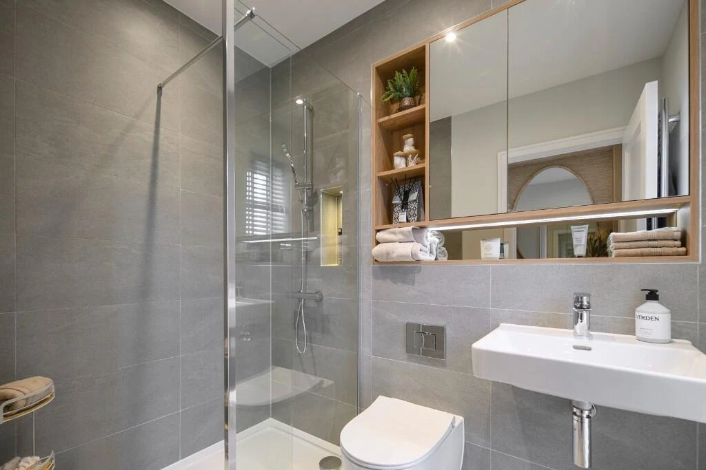 Hareshill Fleet Bathroom Shower Glass Modern Design