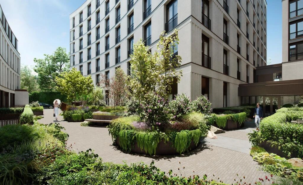 Holland Park Gate Kensington High St London Landscaped Courtyard