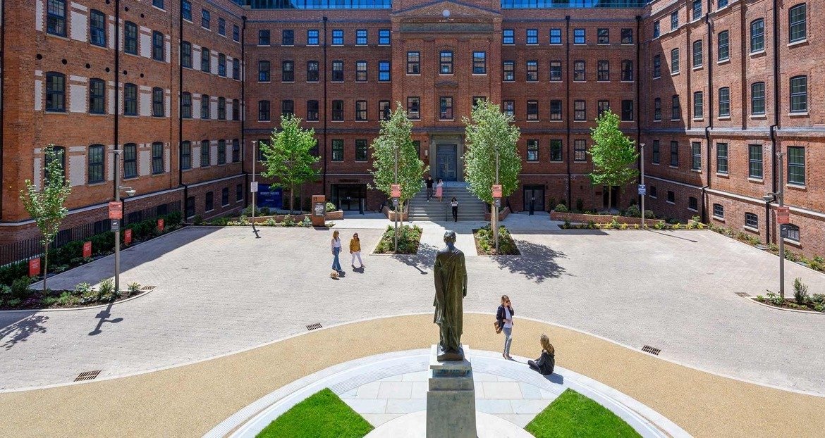 2 Bedroom Apartment for Sale Slough Berkshire | Horlicks Quarter