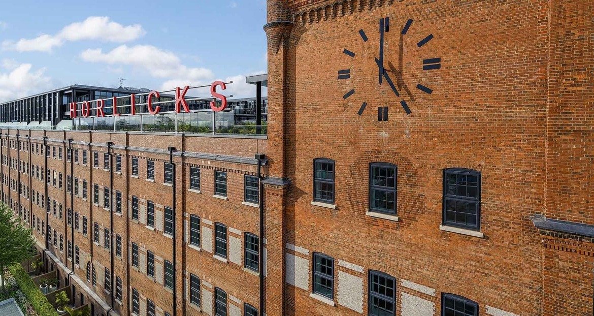 2 Bedroom Apartment for Sale Slough Berkshire | Horlicks Quarter