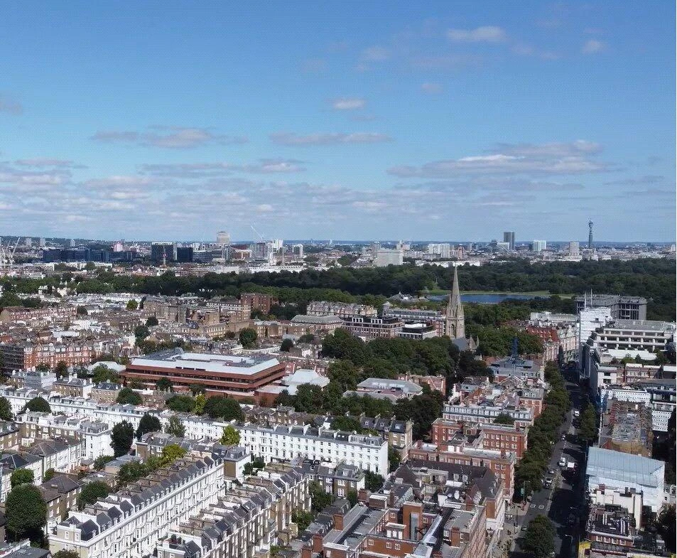 Kensington High St London City View