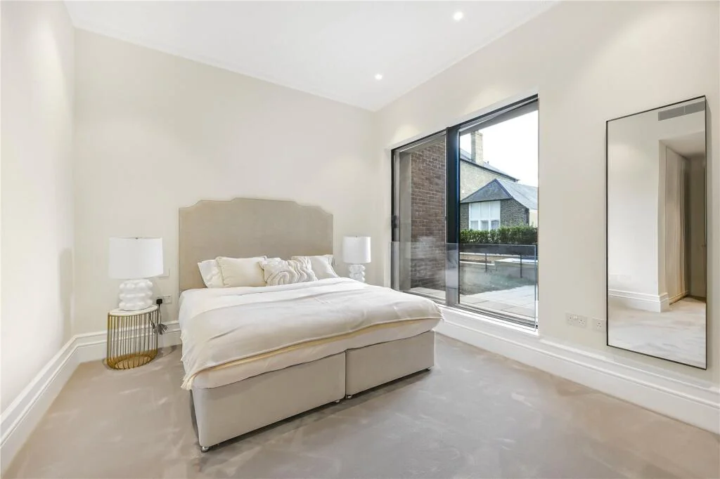 Knightsbridge Gate Apartment Bedroom Balcony Terrace London Sw1x