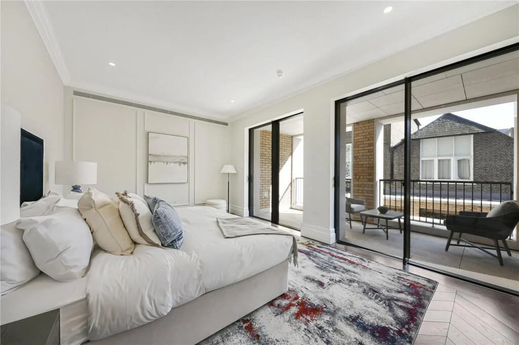 Knightsbridge Gate Apartment Master Bedroom Balcony Terrace London Sw1x