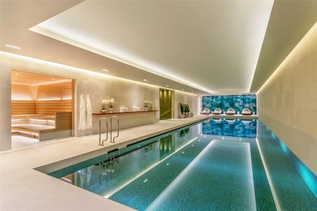 Lancer Square Kensington 20m Indoor Swimming Pool