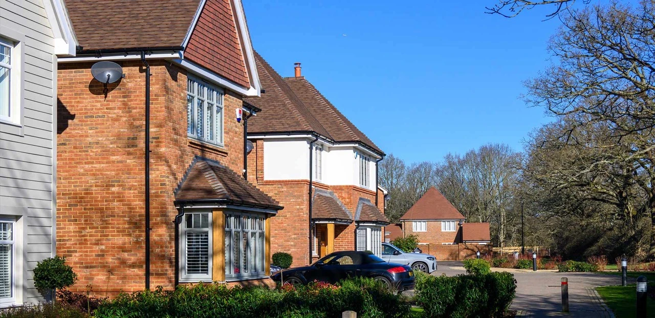 Leighwood Fields Cranleigh Modern Homes Exterior