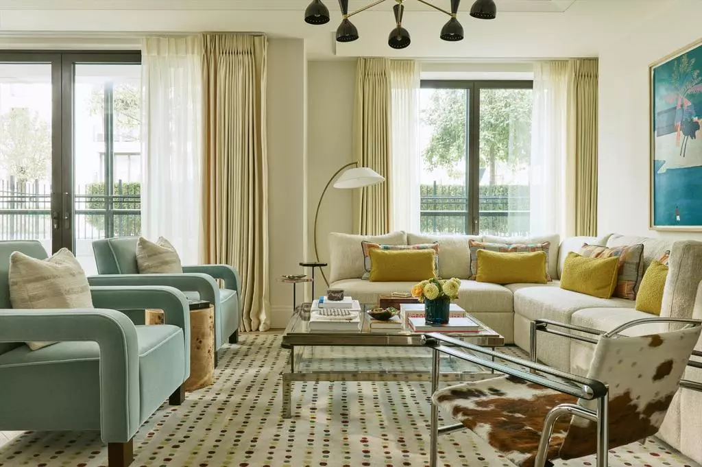 London Chelsea Barracks 2 Bedroom Apartment Living Room