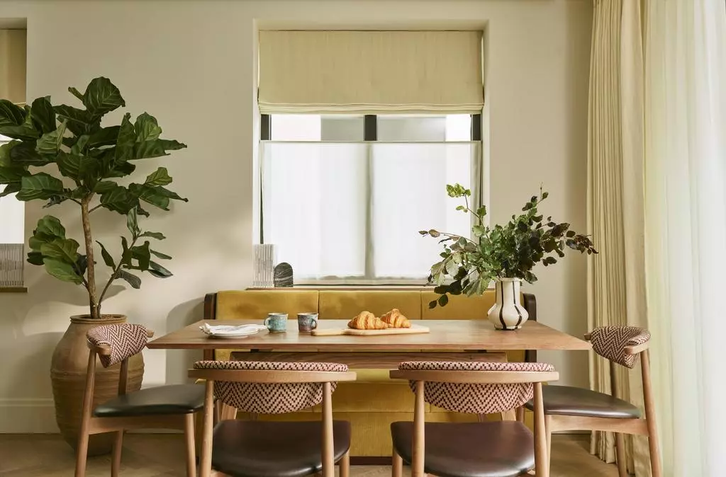 London Chelsea Barracks Dining Area Modern Apartment