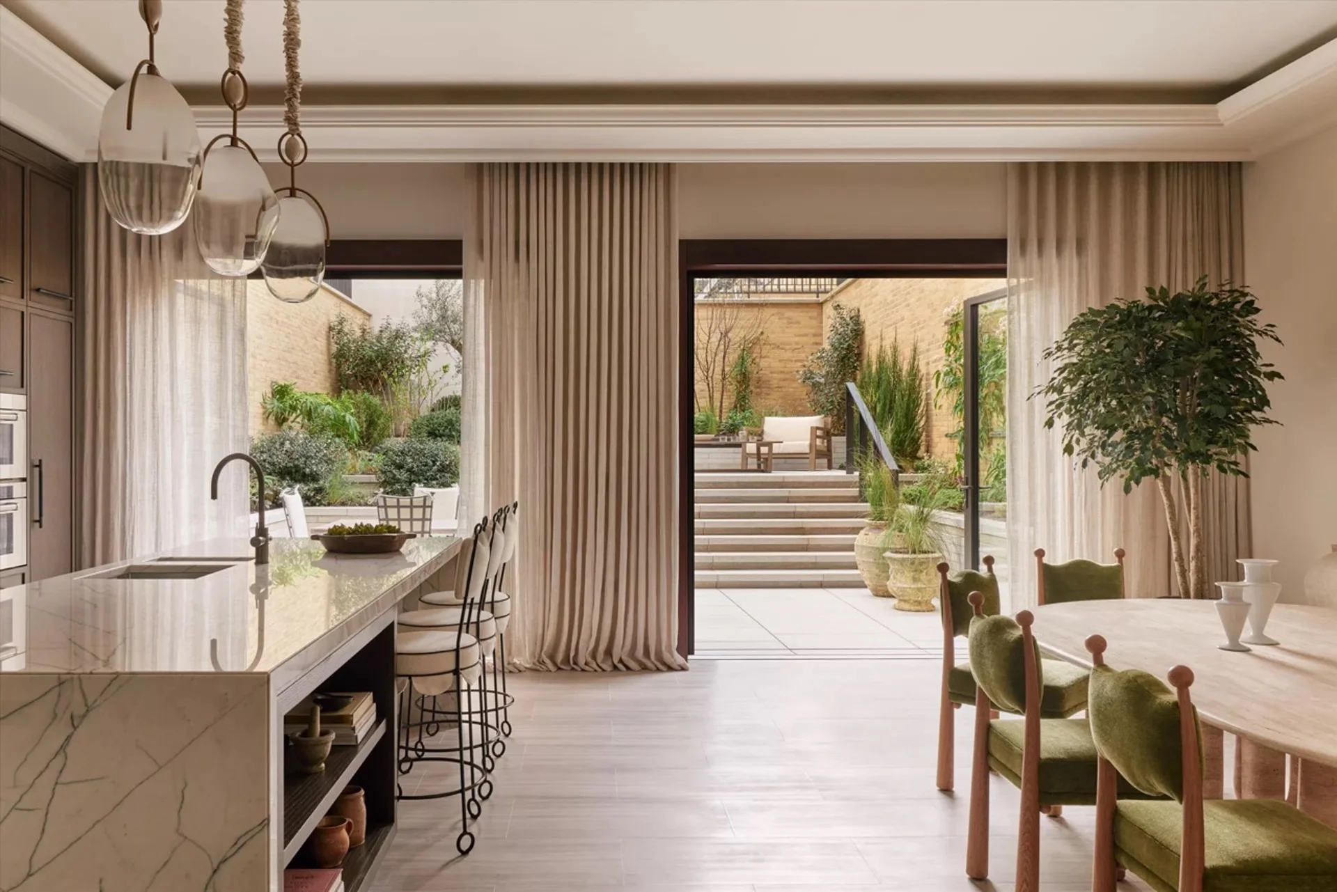 London Chelsea Barracks Open Plan Kitchen Garden View