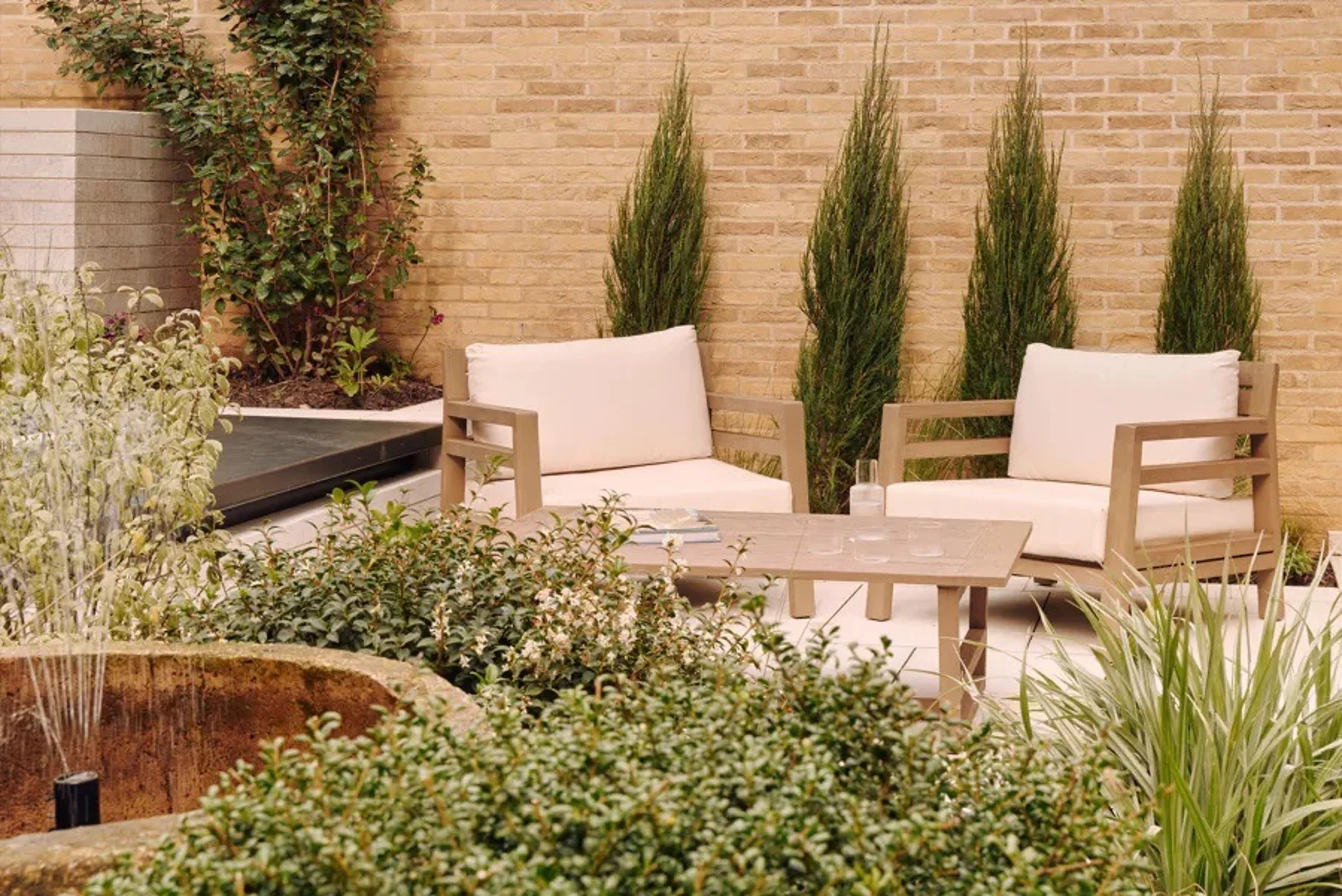 London Chelsea Barracks Private Garden Terrace Seating