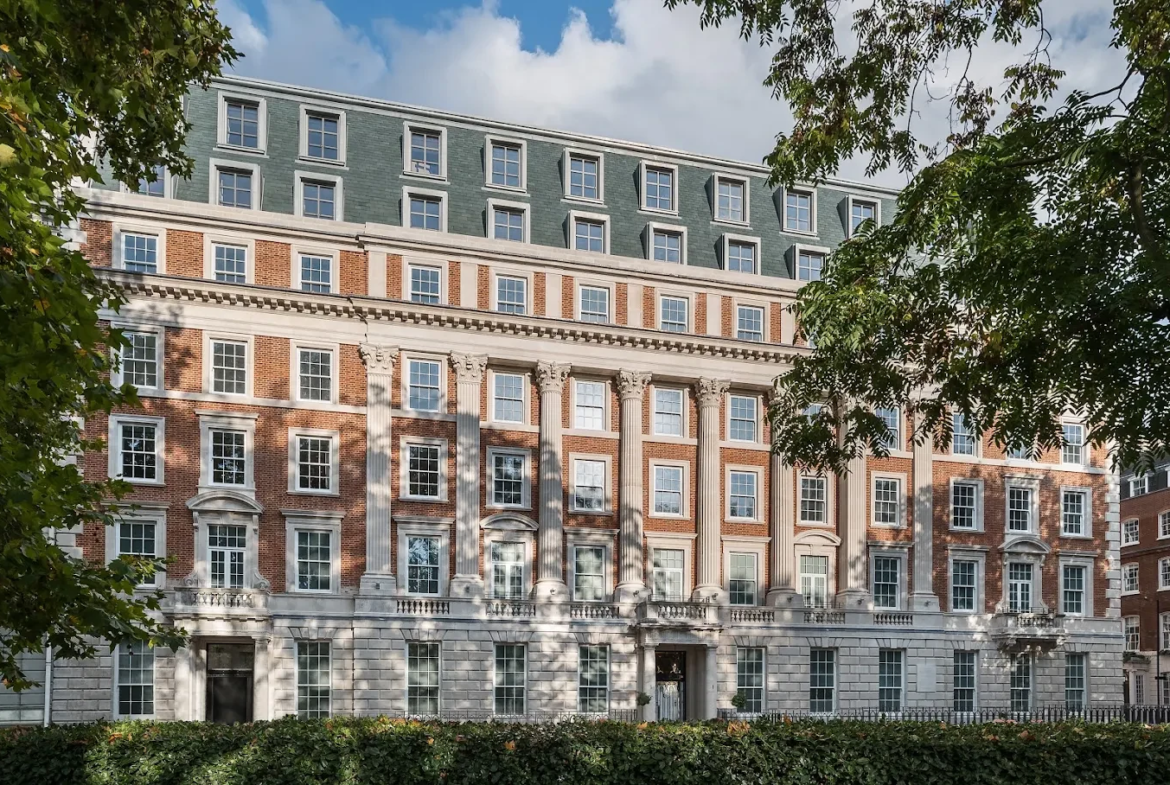 No1 Grosvenor Square Mayfair Facade Daytime