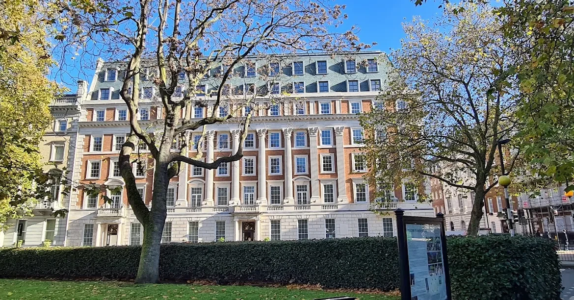 No1 Grosvenor Square Mayfair Facade Grosvenor Square Autumn