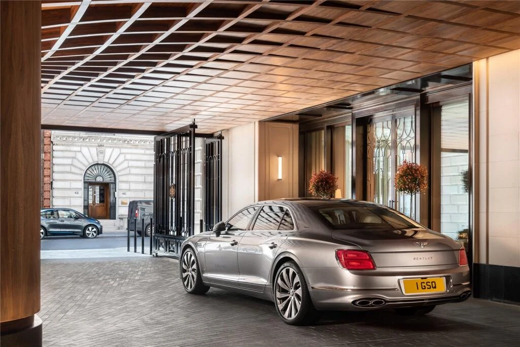 No1 Grosvenor Square Mayfair Private Valet Drop Off Bentley