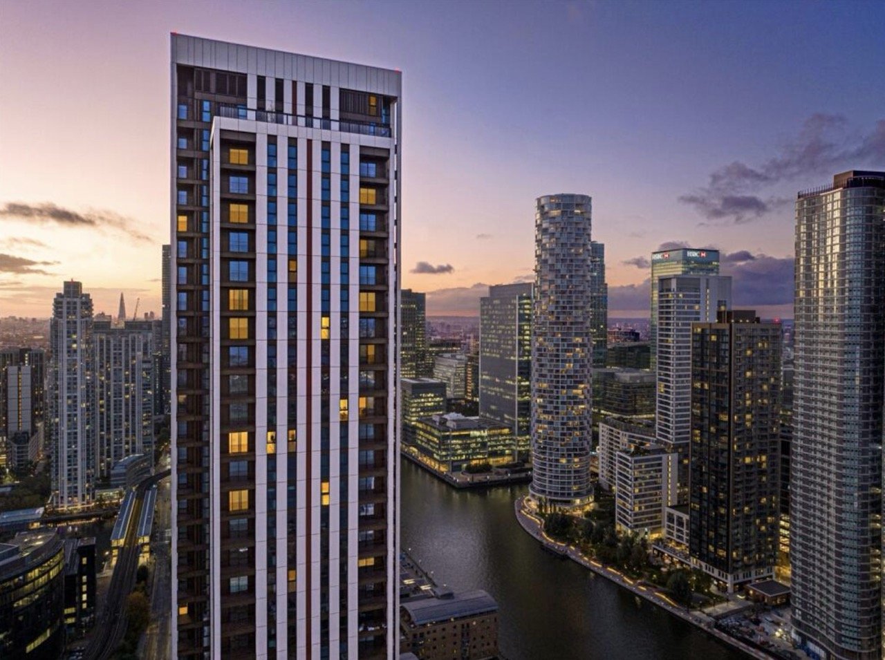 One Thames Quay Canary Wharf luxury apartments high rise tower with Thames views in London