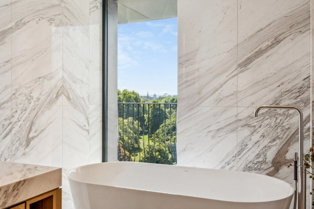 Park Modern Bathroom Marble Freestanding Bathtub Hyde Park View
