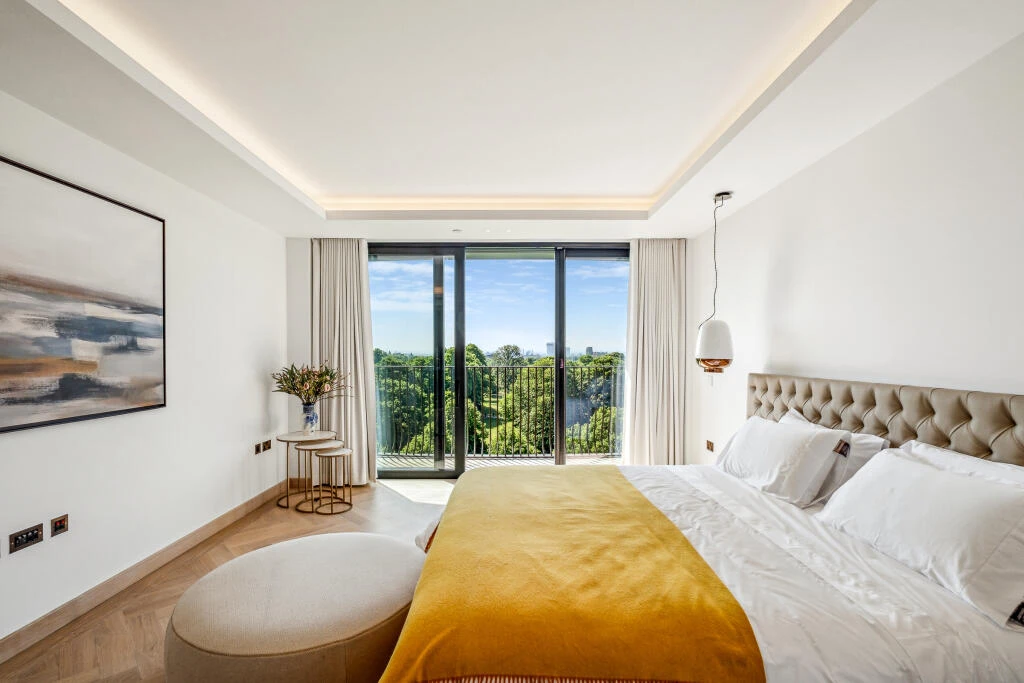 Park Modern Bedroom Yellow Throw Floor To Ceiling Windows Hyde Park View