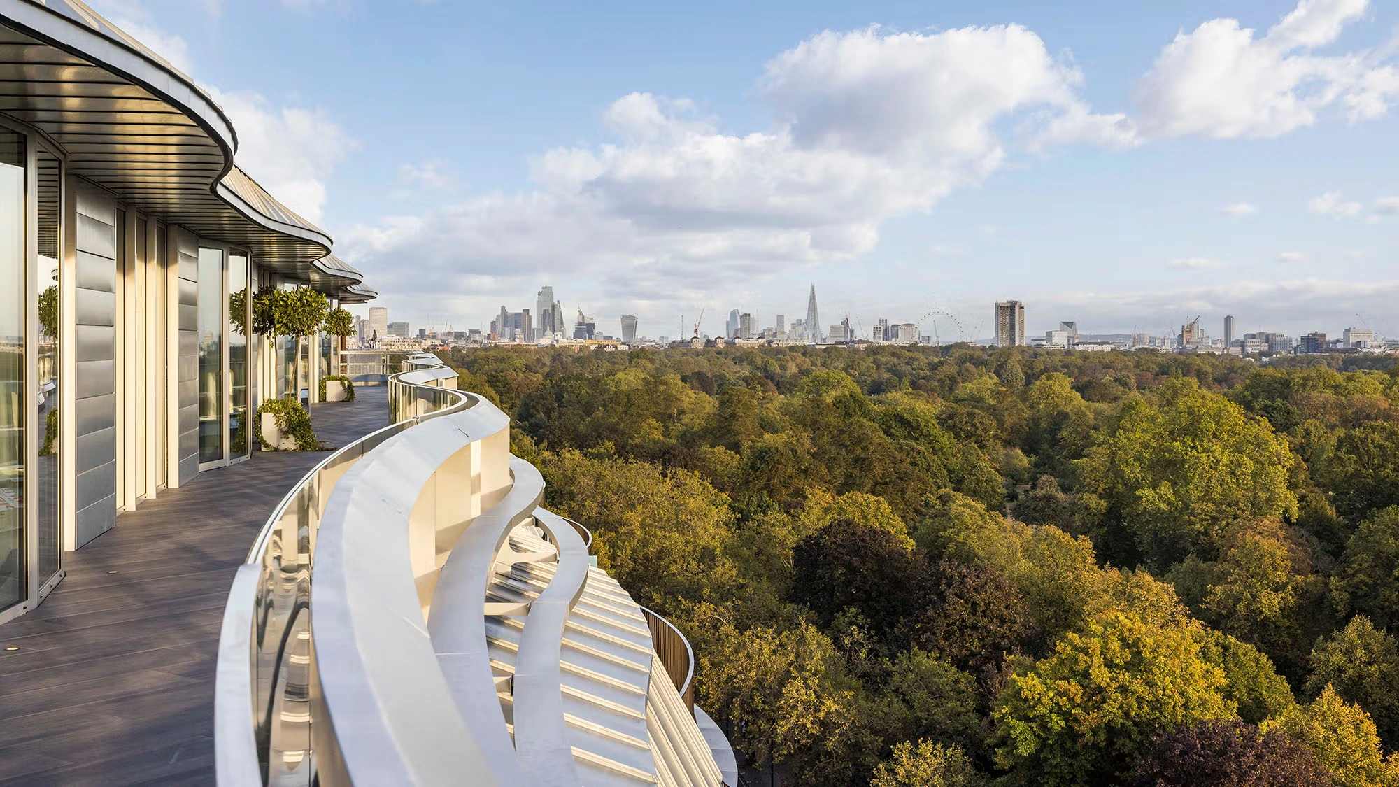 Park Modern Terrace Balcony Views Over Hyde Park London W2