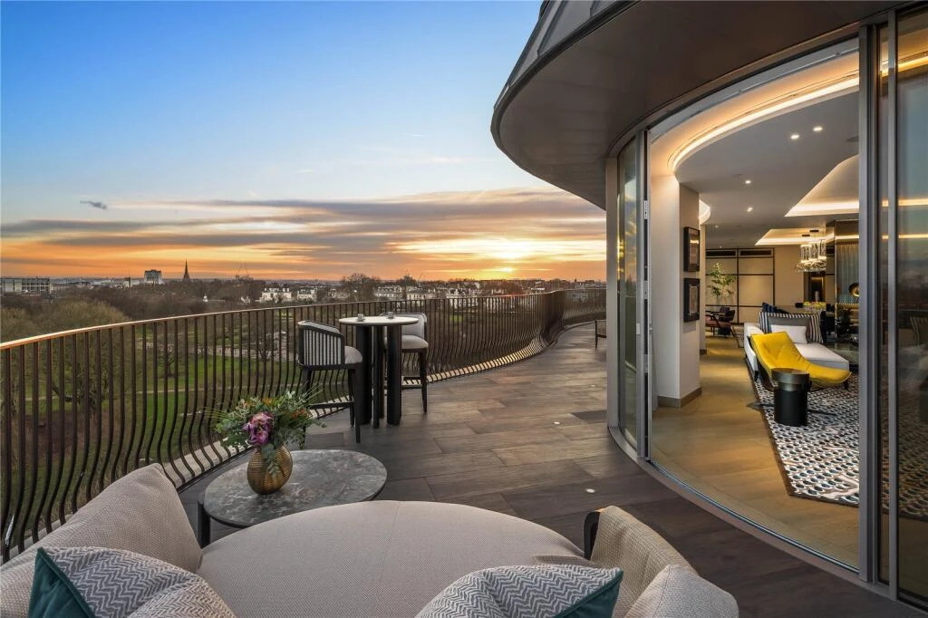 Park Modern Terrace Sunset View London Skyline